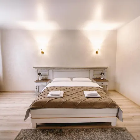 Hotel Diamond Black Boekovel