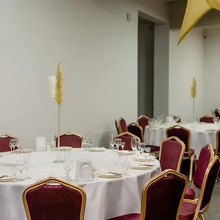 Diamond Black Hotel Boekovel