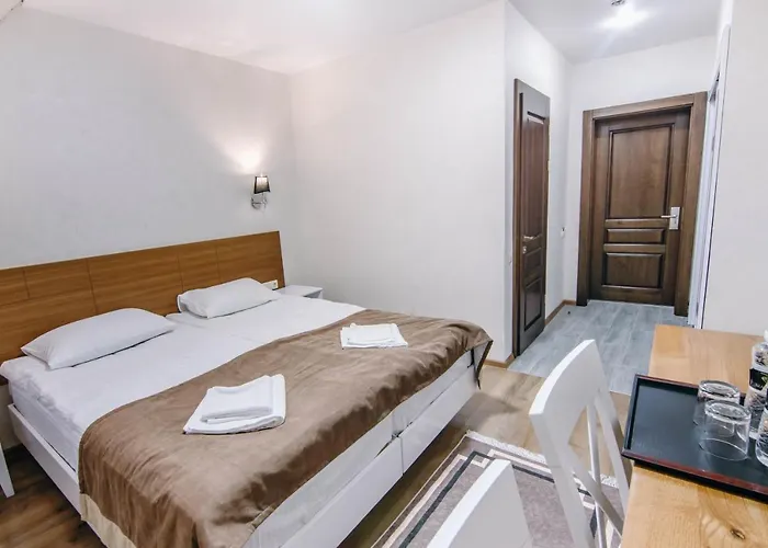 Otel Diamond Black Bukovel