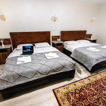 Hotel Diamond Black Bukowel